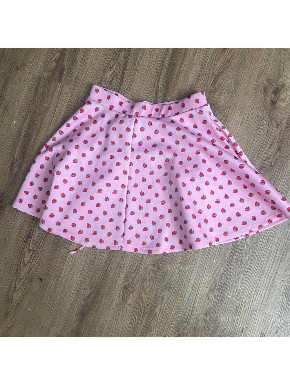Hot Topic soft girl coquette Strawberry lace up soft grunge Skater Skirt Large - Picture 4 of 4